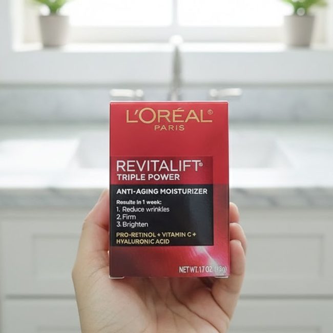 L’Oreal Revitallift Triple Power Anti-Aging Moisturizer – 48gm L’Oreal Revitallift Triple Power Anti-Aging Moisturizer – 48gm